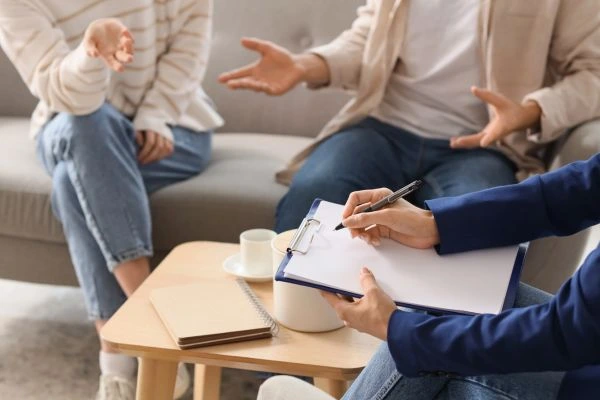 Image of divorce mediation Guildford in progress.